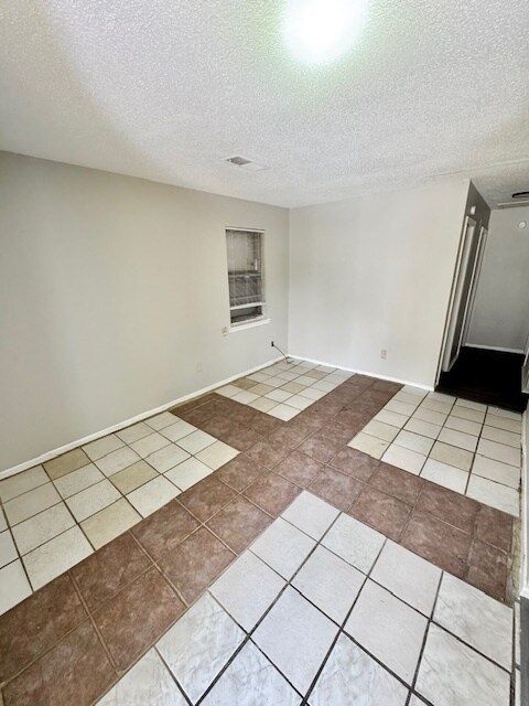 Photo - 1305 Adelaide St House