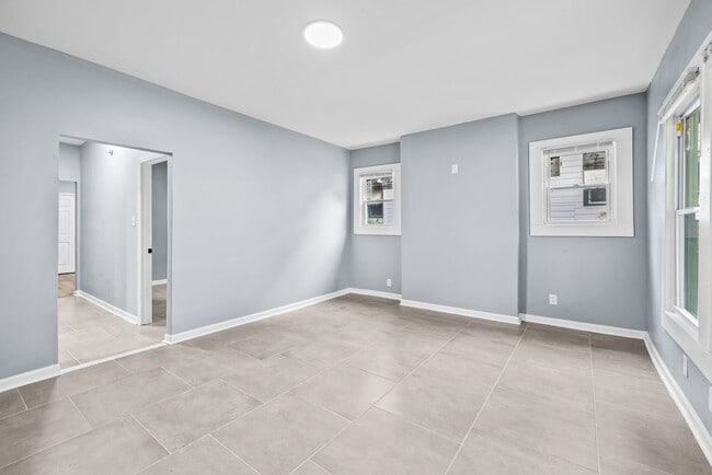 Building Photo - Newly Renovated 4 Bedroom 2 Bathroom Home