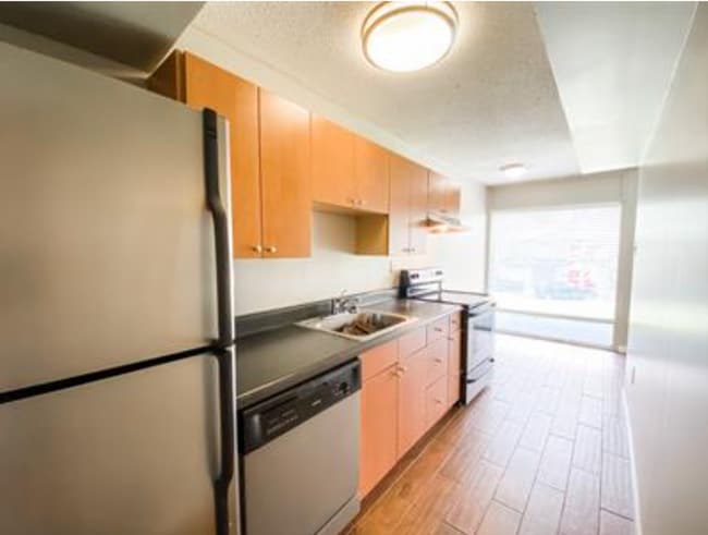 Building Photo - 2990 Rhodes Cir S