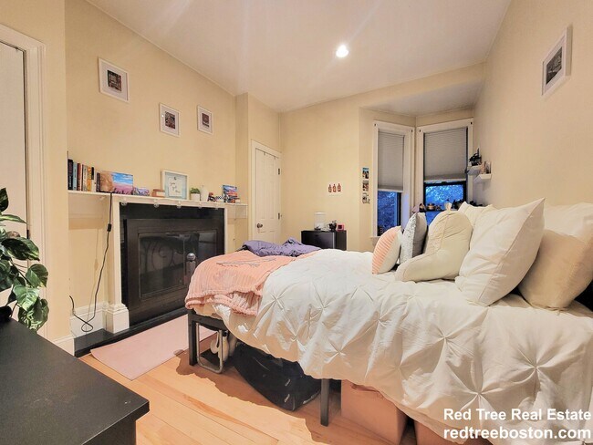 Foto del edificio - 1203 Beacon St