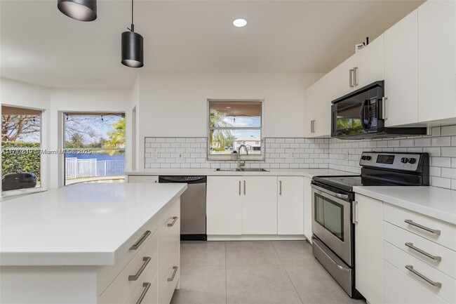 Foto del edificio - 18091 SW 27th St