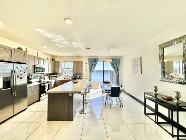 Foto del edificio - 9108 NW 158th St