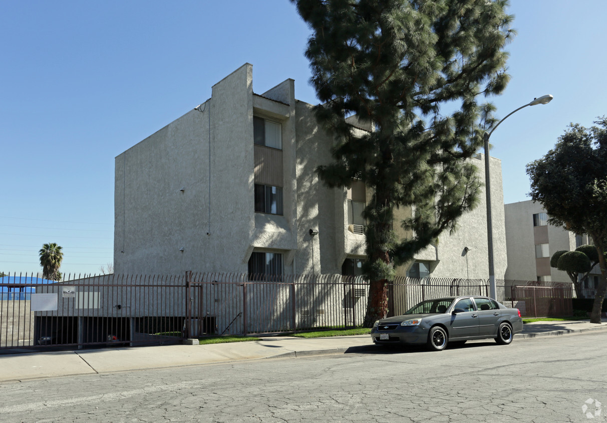 Building Photo - Birchcrest Apartments