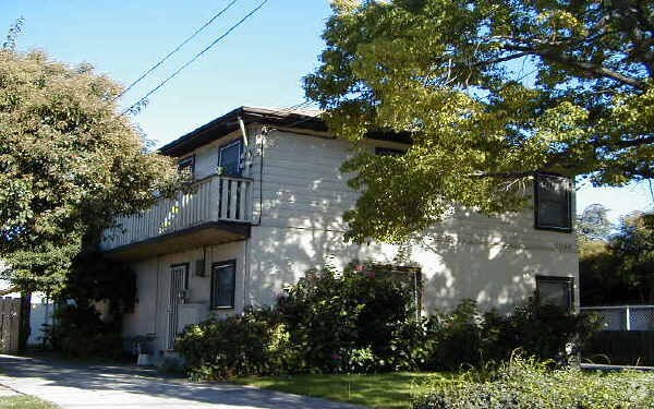 Building Photo - 1066 Sherwood Ave