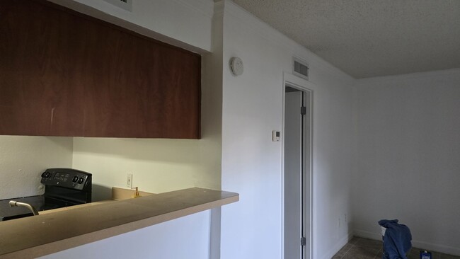 Foto del edificio - Mono Studio For Rent