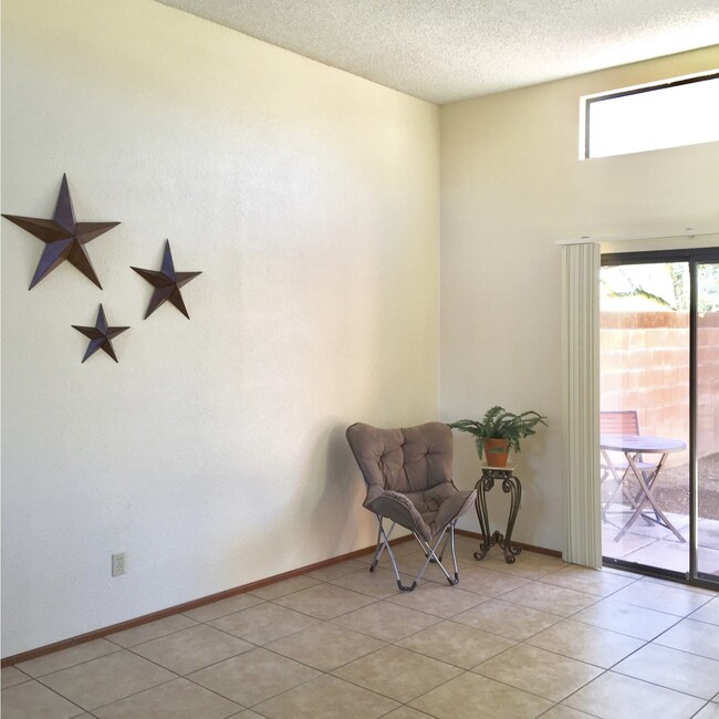 Open Floor Plan- Patio Door leads to Back Yard - 2855 N Palo Verde Ave