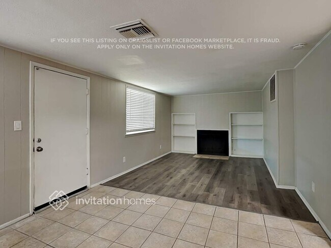 Building Photo - 12639 N 30th Ave