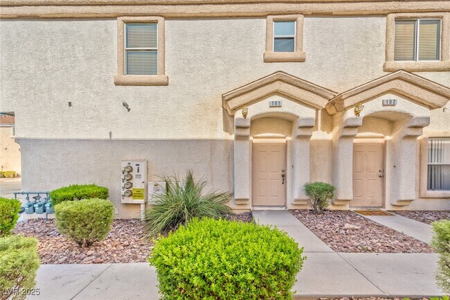 Foto del edificio - 6451 Saddle Up Ave