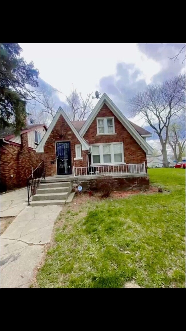 Building Photo - 9209 Pinehurst St