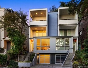 Building Photo - 724 Belmont Pl E