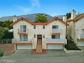 Building Photo - 10433 Plainview Ave