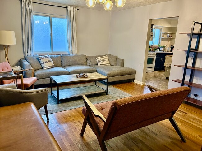 Foto del edificio - 4751 S Delaware St