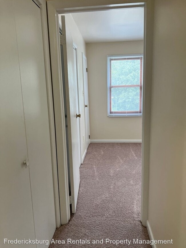 Building Photo - 2 br, 1.5 bath House - 5116 Cottonwood Court