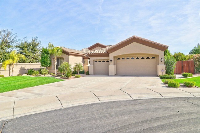 Building Photo - 8125 S Stephanie Ln