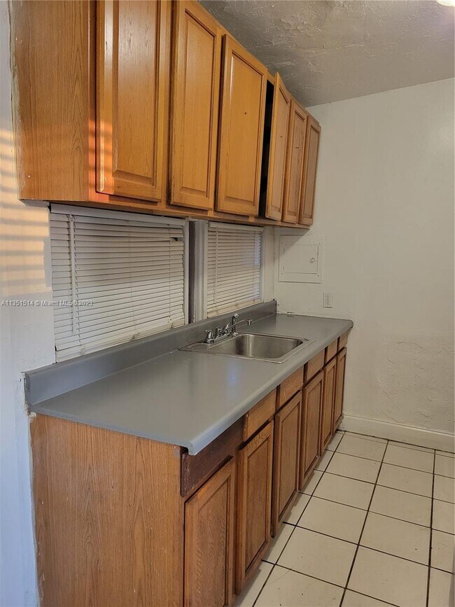 Foto del edificio - 354 NW 29th Terrace