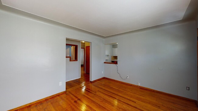 Foto del edificio - 3 Bedroom 2 Bath Eastside Home!