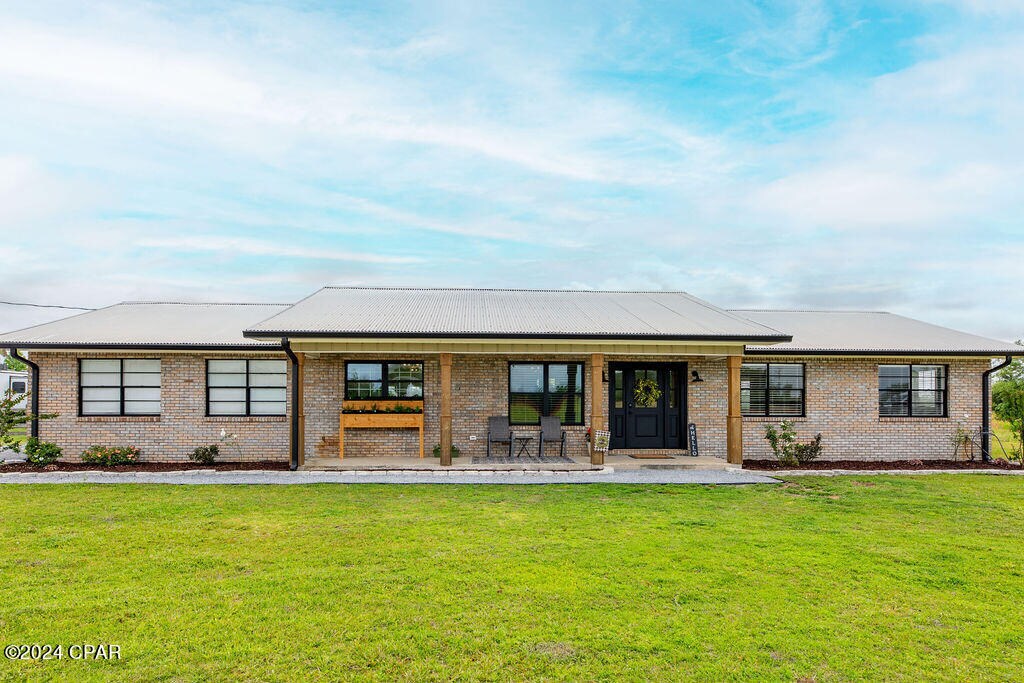 Primary Photo - 5024 Pinetree Rd