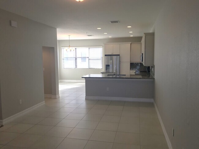 Building Photo - 11730 Sw 13 Ct