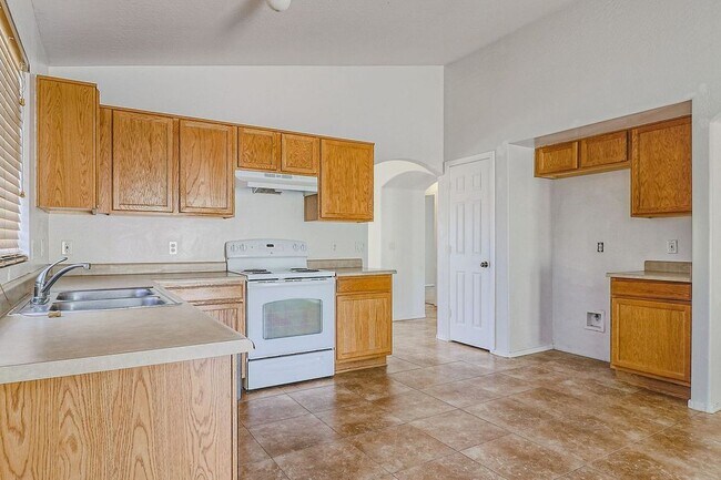 Building Photo - 11726 W Shaw Butte Dr