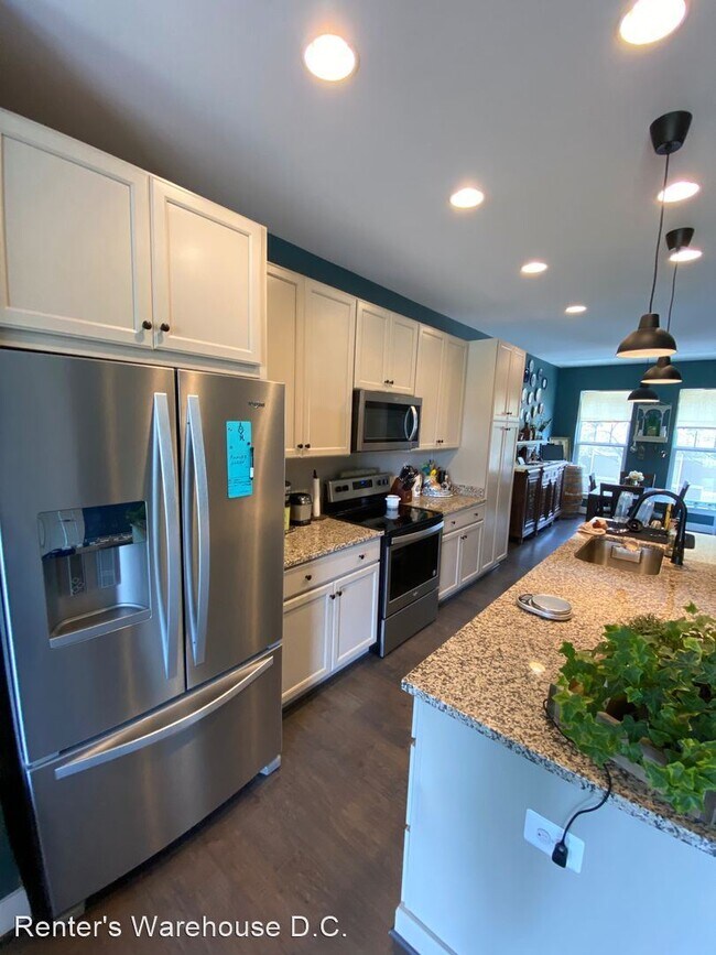 Building Photo - 3 br, 2.5 bath House - 635 Parkside Pl NE
