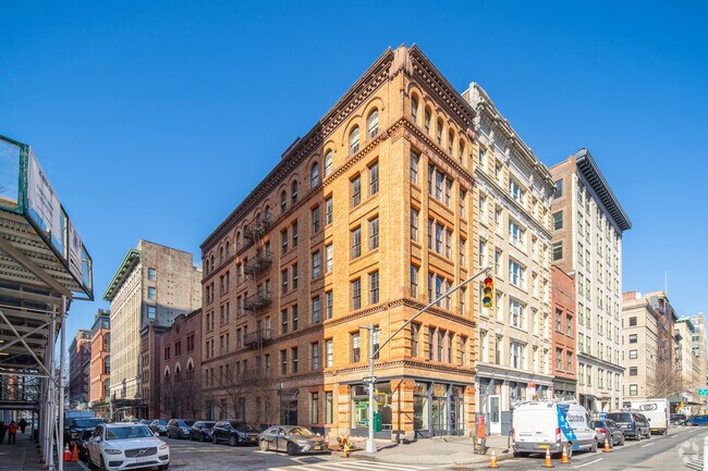 Building Photo - 151 Hudson St