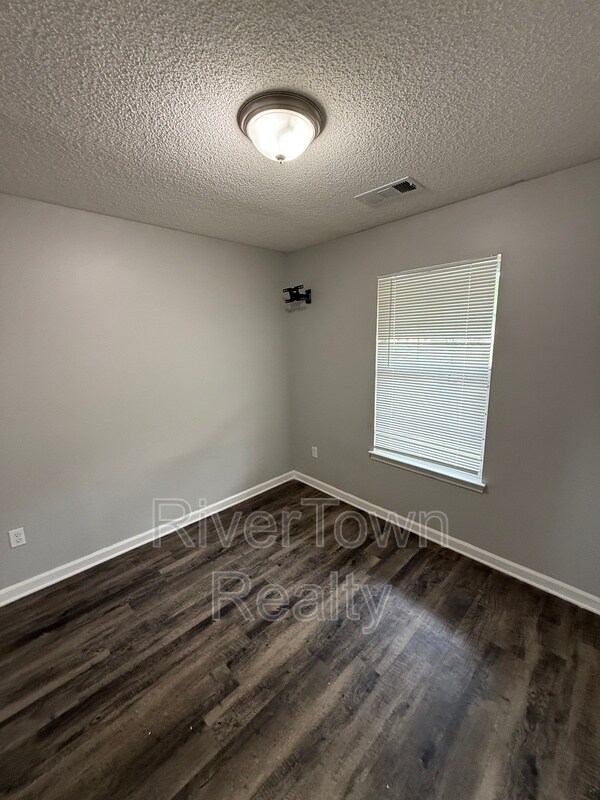 Foto del edificio - 4625 Crestfield Rd