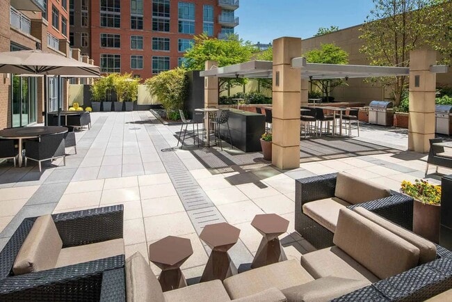 Foto del edificio - 12025 Town Square St