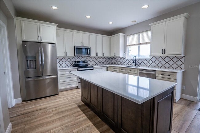 Foto del edificio - 852 N Jacks Lake Rd