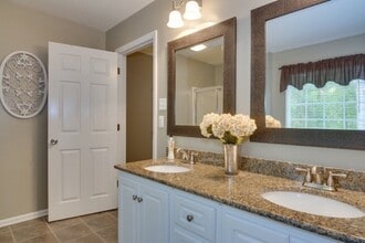 Building Photo - 4740 Savannah Ln