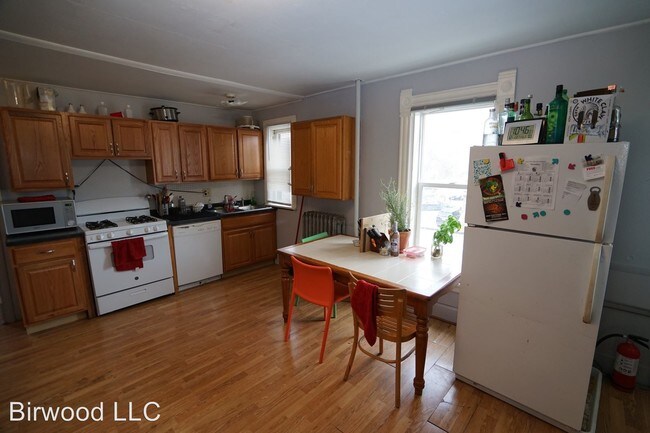 Foto del edificio - 102 N Bassett St