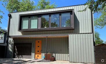 Building Photo - 2509 Hidalgo St