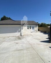 Building Photo - 781 Sycamore Ct