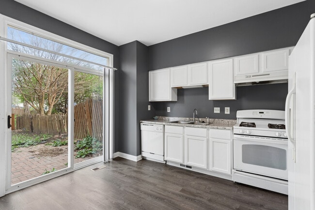 Building Photo - 21523 Franklin Cir