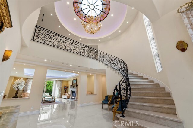 Foto principal - 4640 Hayvenhurst Ave