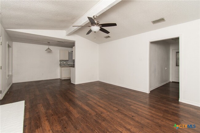 Building Photo - 2407 Lago Trail