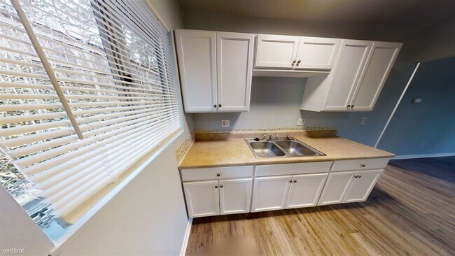 Building Photo - 2 br, 1 bath Duplex - 1114 Fountain St Unit B