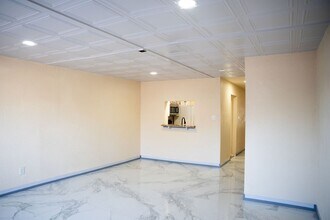 Building Photo - 6482 Alisa Ln