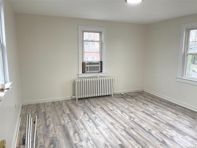 Building Photo - 370 Stewart Ave