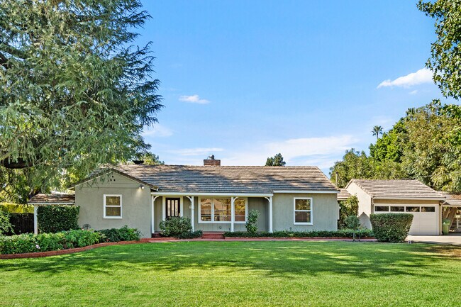 Foto del edificio - 8757 Encino Ave