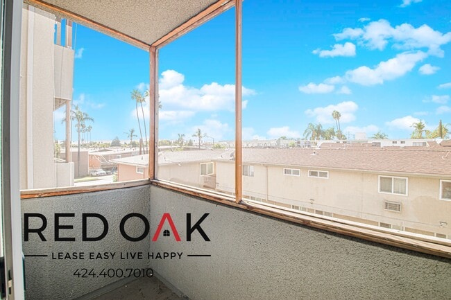 Building Photo - 8309 Cedros Ave