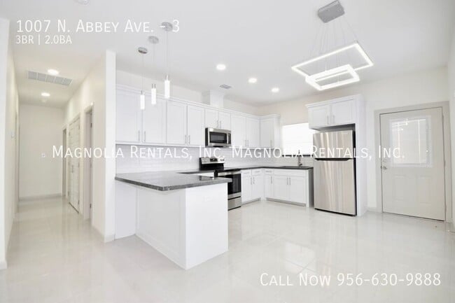 Building Photo - 1007 N Abbey Ave