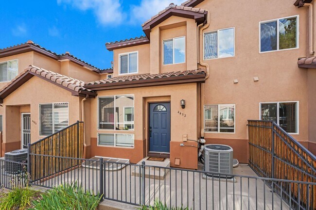 Foto del edificio - Spacious 3 Bed 2.5 Bath in the heart of Aurora!