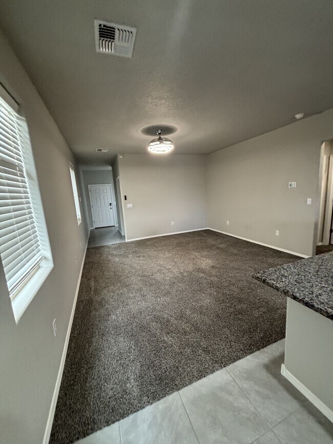 Foto del edificio - 4818 Mount Salas St NE