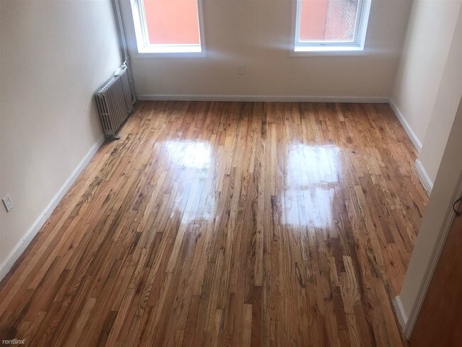 Foto del edificio - 2481 Pitkin Ave
