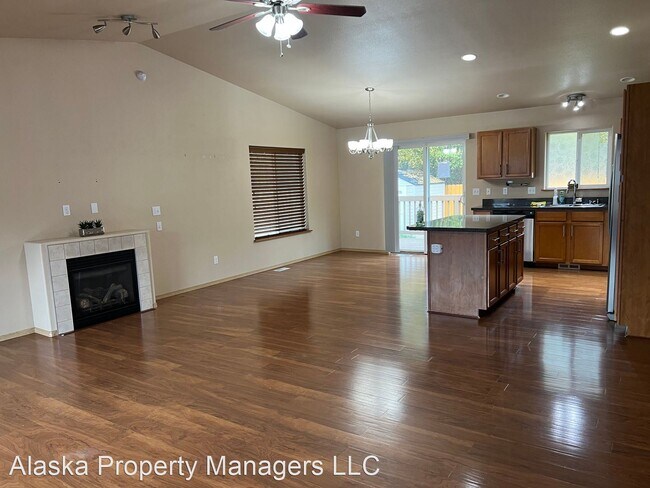 Foto del edificio - 3 br, 2 bath House - 3877 Scenic View Dr