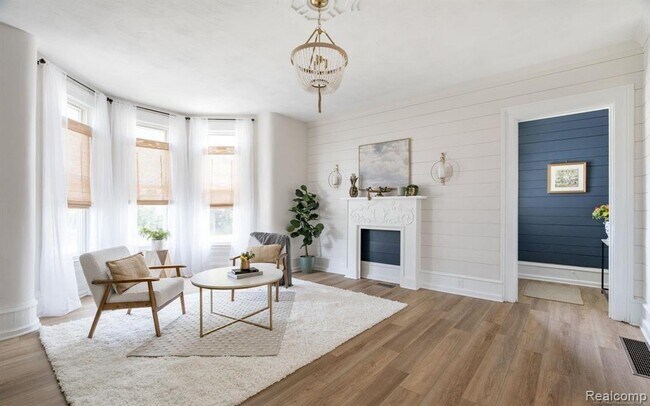 Foto del edificio - 347 N Broadway St