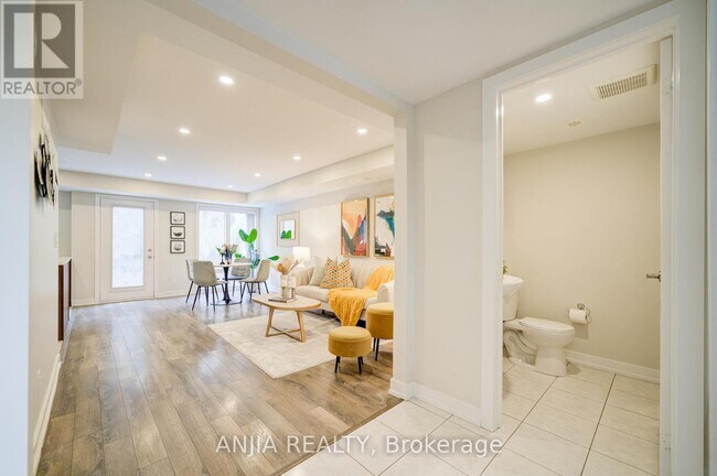 Building Photo - 55-1055 Lindcrest Manor