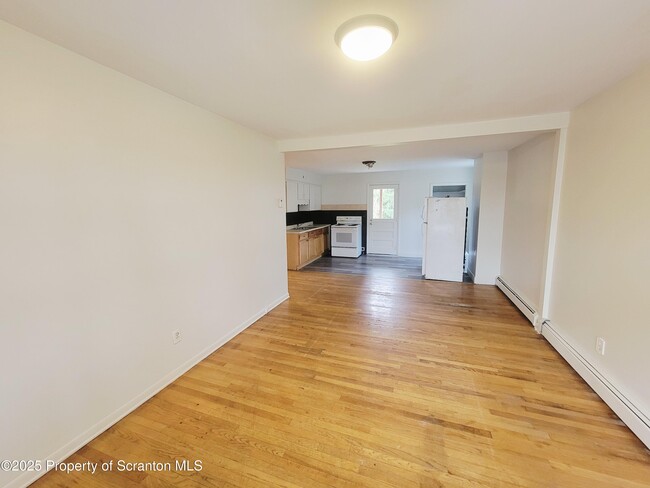 Foto del edificio - 940 E Elm St