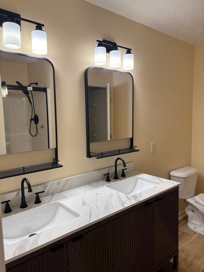 Foto del edificio - 1133 Reveres Run