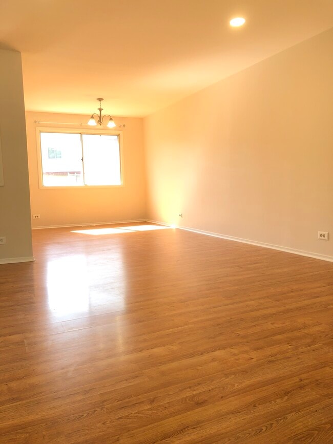 Foto del edificio - 428 N Ashbury Ave